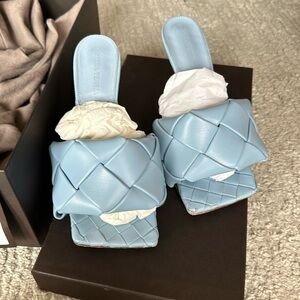 Bottega Venetia lido heels light blues
